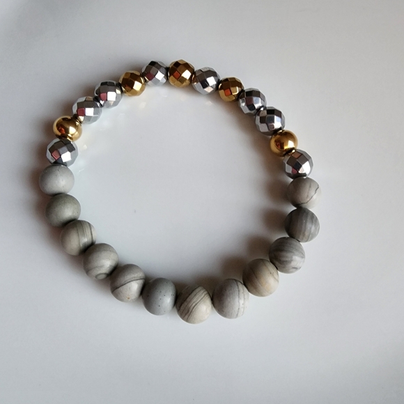 Elegant Silver and Gold Beaded Bracelet - Picture 5 of 5